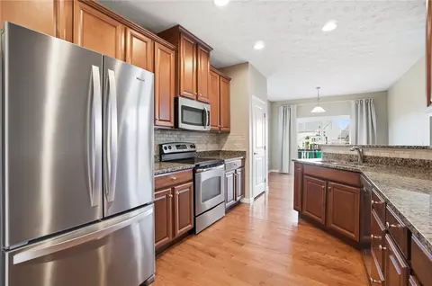 Kitchen - 9762 Brooks Bend Ct, Centerville, OH 45458 photo 4 of 4