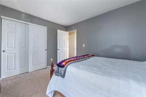 Bedroom - 1587 Glenn Abbey Dr, Kettering, OH 45420 photo 2 of 8