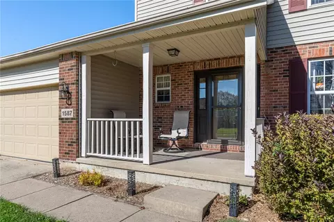 Exterior - 1587 Glenn Abbey Dr, Kettering, OH 45420 photo 9 of 10
