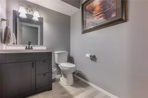 Bath - 1587 Glenn Abbey Dr, Kettering, OH 45420 photo 4 of 4