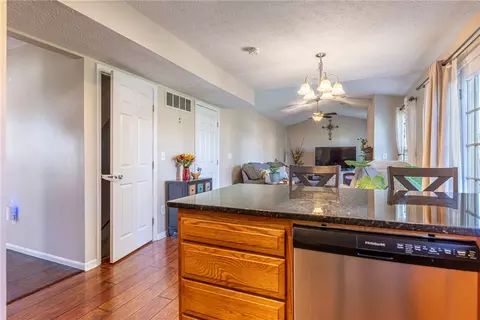 Entry Way - 1587 Glenn Abbey Dr, Kettering, OH 45420 photo 2 of 3