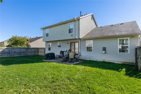 Exterior - 1587 Glenn Abbey Dr, Kettering, OH 45420 photo 5 of 10
