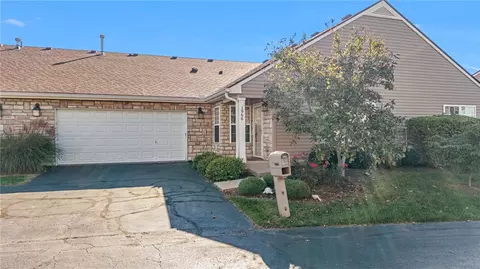 1966 Whispering Tree Dr, Miamisburg, OH 45342