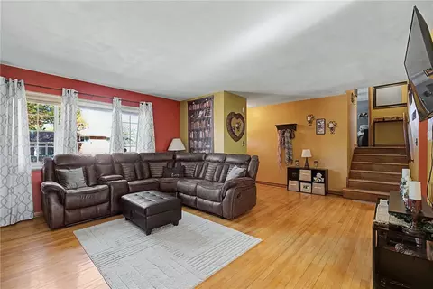 Living - 3836 Benfield Dr, Kettering, OH 45429 photo 4 of 4