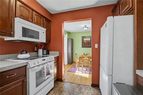 Kitchen - 3836 Benfield Dr, Kettering, OH 45429 photo 4 of 6