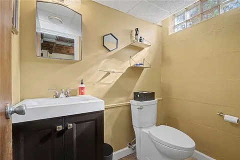 Bath - 3836 Benfield Dr, Kettering, OH 45429 photo 3 of 3
