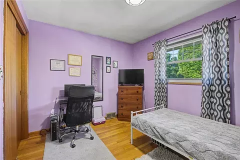 Bedroom - 3836 Benfield Dr, Kettering, OH 45429 photo 2 of 8