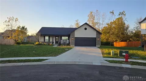 549 Chatham Pl, Trenton, OH 45067