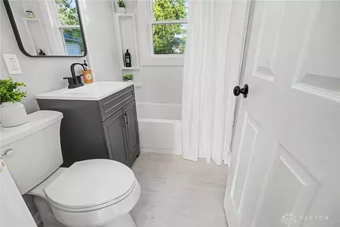 Bath - 236 N Arlington Ave, Springfield, OH 45503 photo 2 of 2