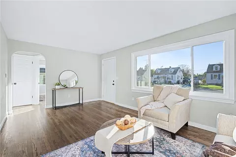 Living - 236 N Arlington Ave, Springfield, OH 45503 photo 5 of 5