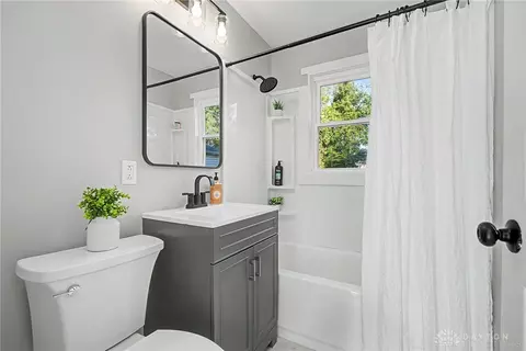 Bath - 236 N Arlington Ave, Springfield, OH 45503 photo 1 of 2
