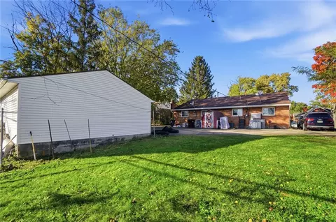 Exterior - 1520 Lynnfield Dr, Kettering, OH 45429 photo 5 of 6