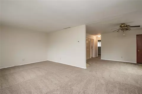 Living - 1520 Lynnfield Dr, Kettering, OH 45429 photo 2 of 3