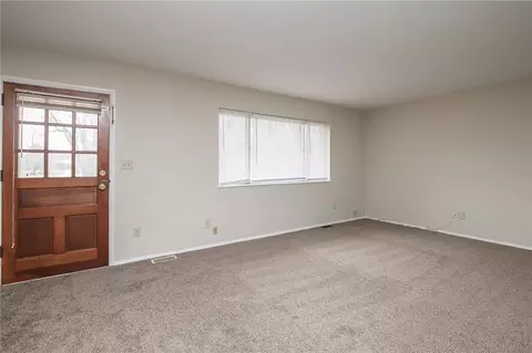 Living - 1520 Lynnfield Dr, Kettering, OH 45429 photo 1 of 3