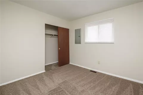 Bedroom - 1520 Lynnfield Dr, Kettering, OH 45429 photo 1 of 2
