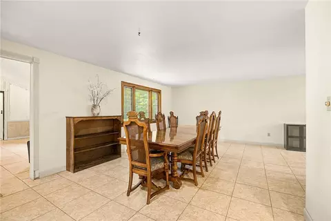 Dining - 5613 Red Coach Rd, Centerville, OH 45429 photo 3 of 5