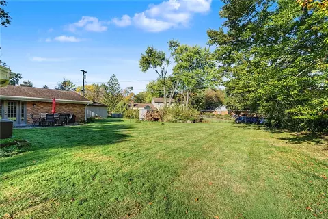 Exterior - 5613 Red Coach Rd, Centerville, OH 45429 photo 7 of 17