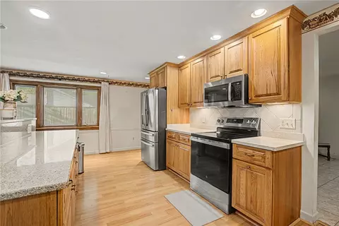 Kitchen - 5613 Red Coach Rd, Centerville, OH 45429 photo 5 of 9