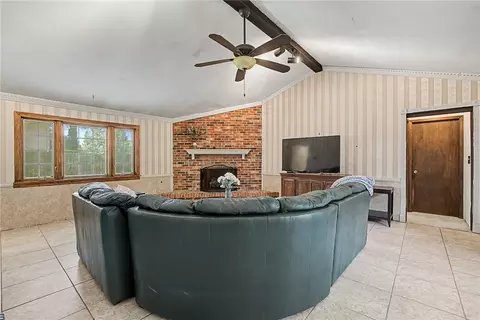 Living - 5613 Red Coach Rd, Centerville, OH 45429 photo 1 of 3