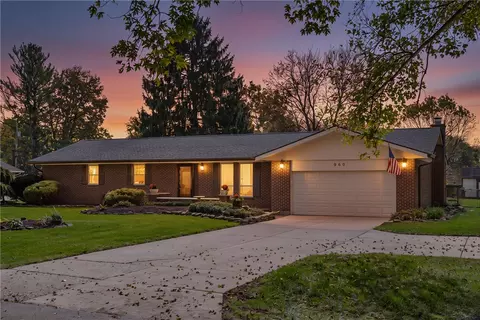 960 Wild Cherry Dr, Dayton, OH 45414
