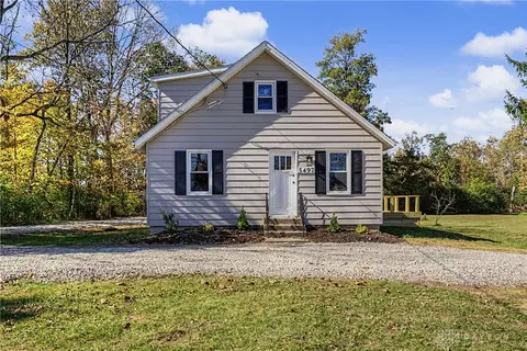 5497 Oakes Rd, Clayton, OH 45315