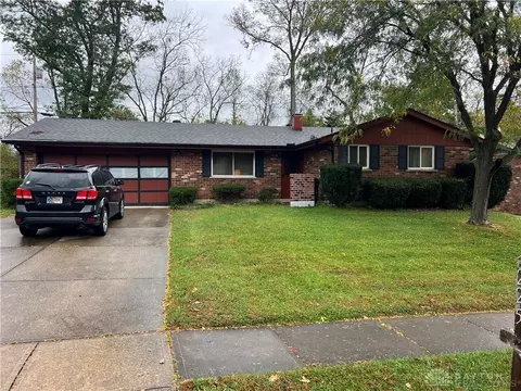 225 Ridgecrest Dr, West Carrollton, OH 45449