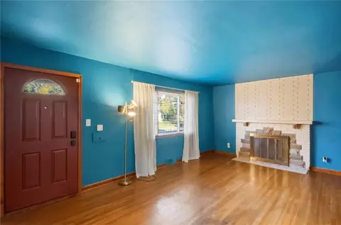 Living - 4116 Lefevre Dr, Kettering, OH 45429 photo 4 of 5