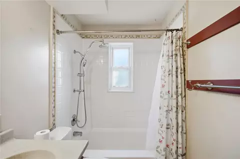 Bath - 4116 Lefevre Dr, Kettering, OH 45429 photo 2 of 3