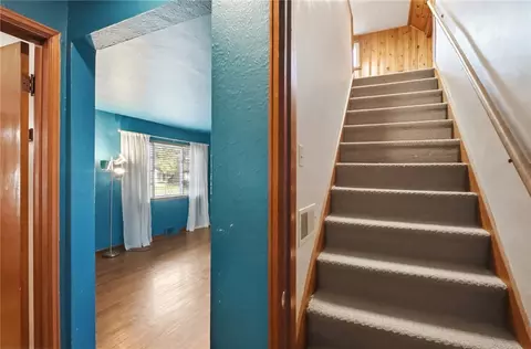 Entry Way - 4116 Lefevre Dr, Kettering, OH 45429 photo 3 of 6