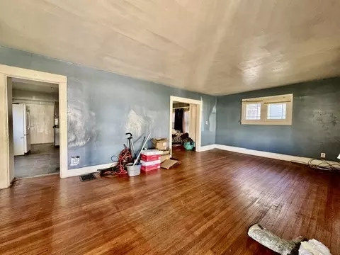 Living - 305 E Northern Ave, Springfield, OH 45503 photo 1 of 7