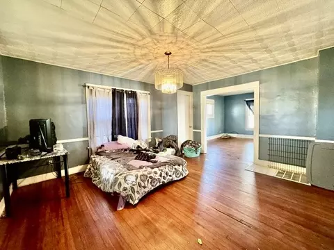 Bedroom - 305 E Northern Ave, Springfield, OH 45503 photo 2 of 11