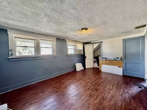 Bedroom - 305 E Northern Ave, Springfield, OH 45503 photo 3 of 11