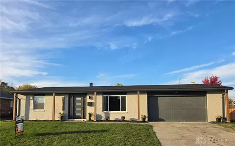 312 Porter Dr, Englewood, OH 45322
