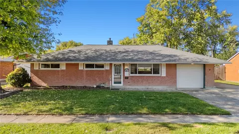 5733 Traymore Dr, Huber Heights, OH 45424