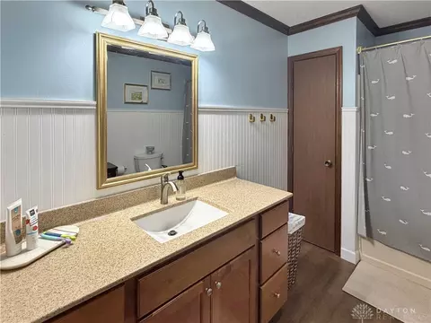 Bath - 1009 Fleming Ct, Centerville, OH 45458 photo 2 of 4