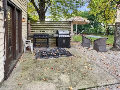 Exterior - 1009 Fleming Ct, Centerville, OH 45458 photo 6 of 6