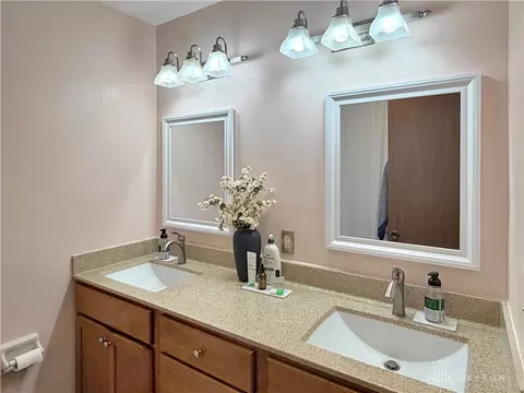 Bath - 1009 Fleming Ct, Centerville, OH 45458 photo 1 of 4