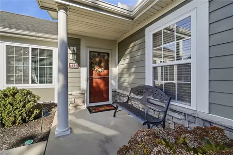 Exterior - 232 Abbey Dr, Springboro, OH 45066 photo 5 of 6