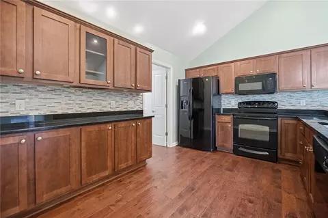 Kitchen - 232 Abbey Dr, Springboro, OH 45066 photo 5 of 5