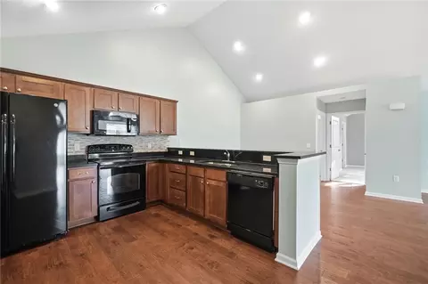 Kitchen - 232 Abbey Dr, Springboro, OH 45066 photo 2 of 5
