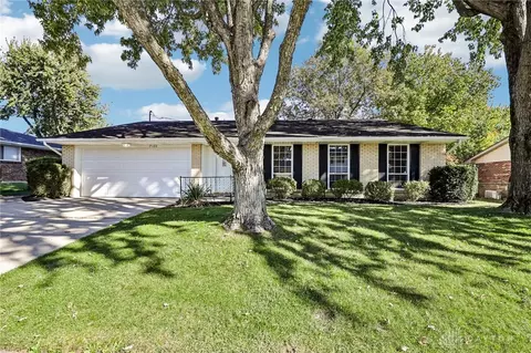 7160 Cohasset Dr, Huber Heights, OH 45424