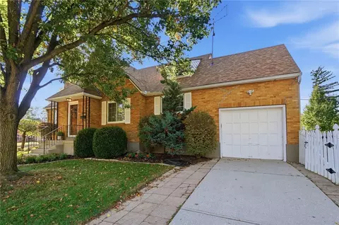 Exterior - 3025 Hathaway Rd, Kettering, OH 45429 photo 3 of 14