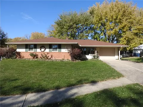 5833 Handel Ct, Huber Heights, OH 45424