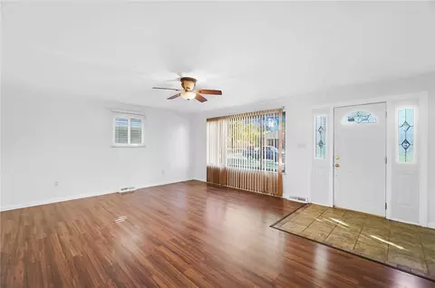 Living - 2796 Mohican Ave, Kettering, OH 45429 photo 5 of 10