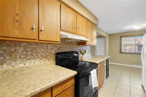 Kitchen - 2796 Mohican Ave, Kettering, OH 45429 photo 2 of 4