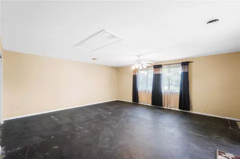 Living - 2796 Mohican Ave, Kettering, OH 45429 photo 6 of 10