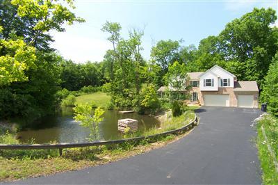 928 Surrey Trl, Cincinnati, OH 45245 photo 1