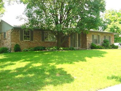 1702 Pinebluff Ln, Cincinnati, OH 45255 photo 1