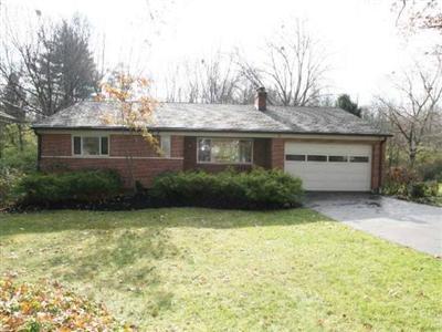 927 Lakeshore Dr, Cincinnati, OH 45231 photo 1