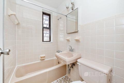4827 Stoneybrook Rd, Cincinnati, OH 45244 photo 6